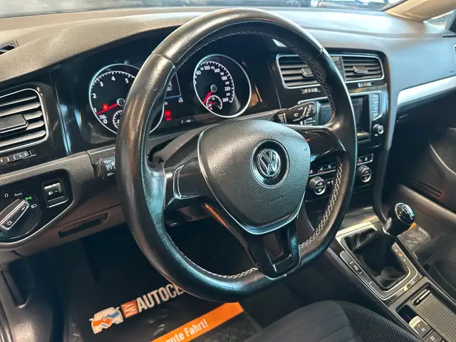 Volkswagen Golf view 11