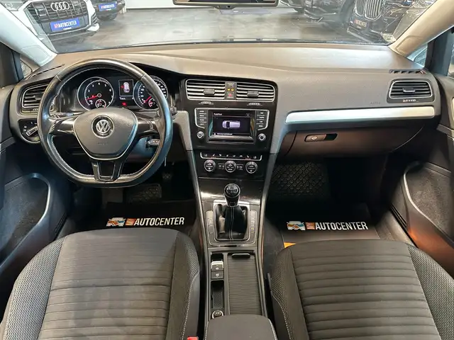 Volkswagen Golf view 6