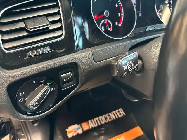 Volkswagen Golf view 8
