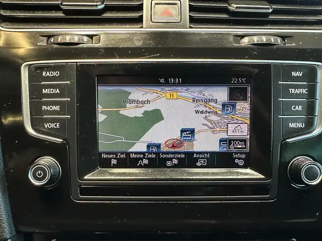 Volkswagen Golf view 14