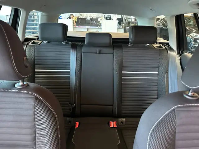 Volkswagen Golf view 12