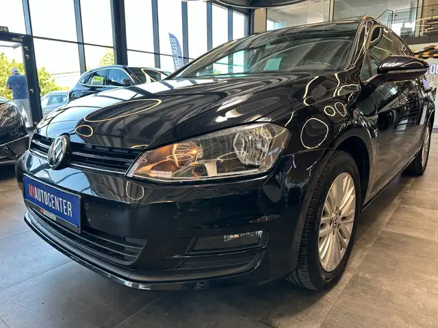 Volkswagen Golf view 4