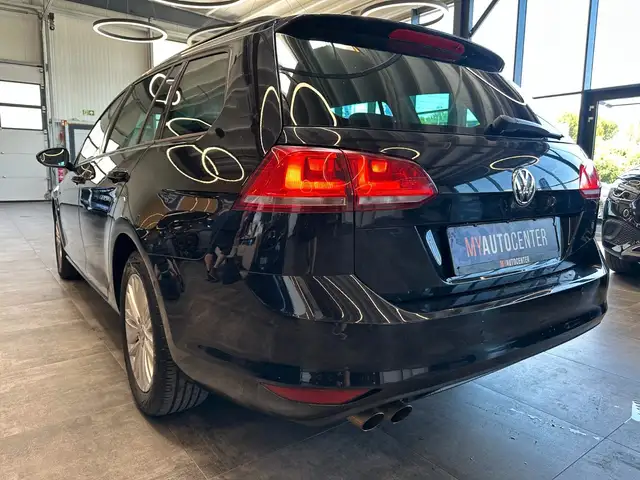 Volkswagen Golf view 5