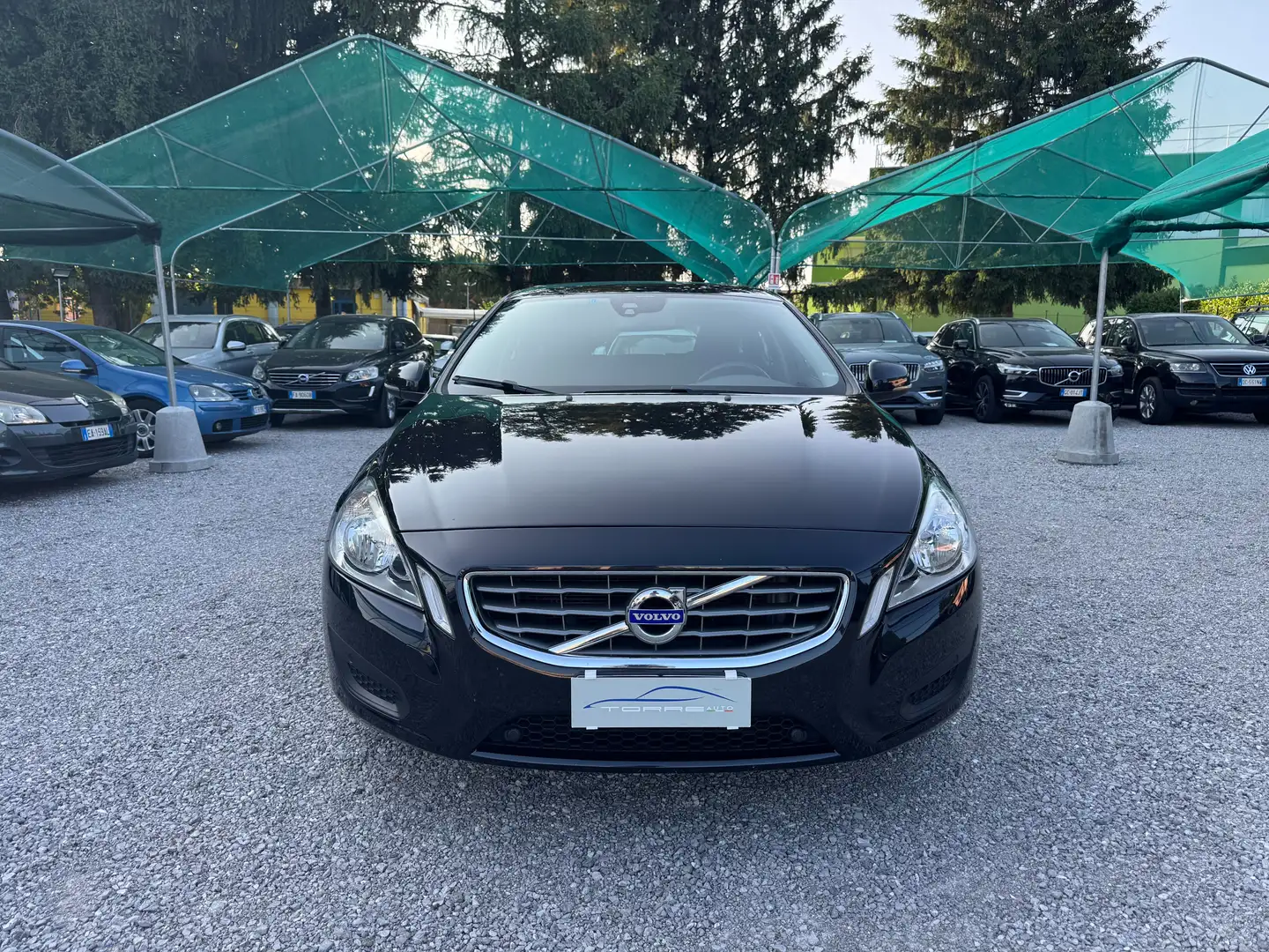Volvo V60 1.6 t3 Momentum powershift Nero - 2