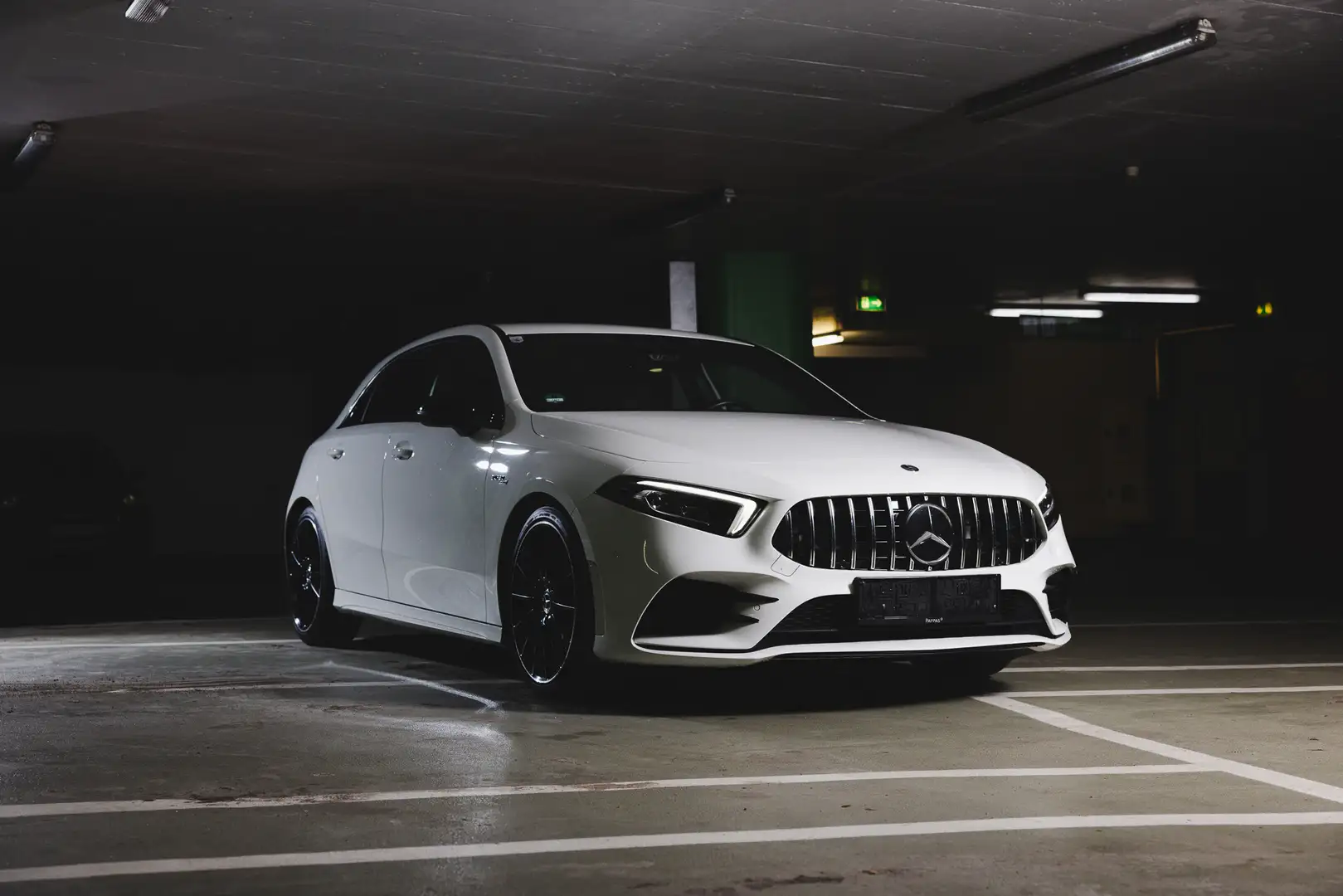 Mercedes-Benz A 220 4Matic 7G-DCT AMG Line - 1