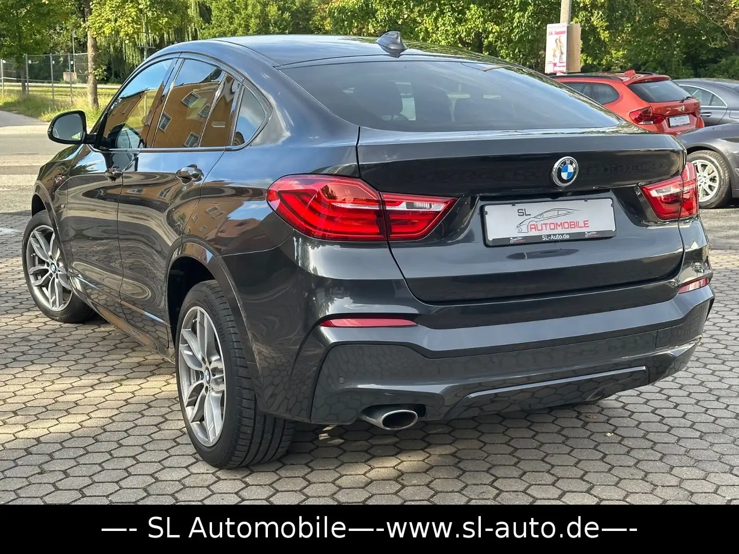 BMW X4 xDrive 20 d Aut. M-Paket Navi Kam AHK Grau - 2