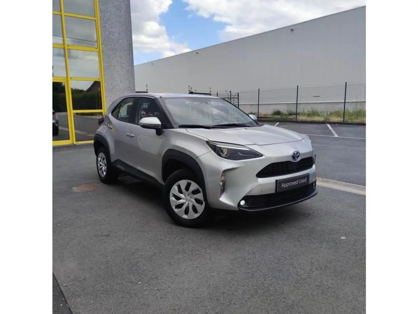 Toyota Yaris Cross Dynamic 1.5 TNGA HEV 2WD CVT Zilver - 2