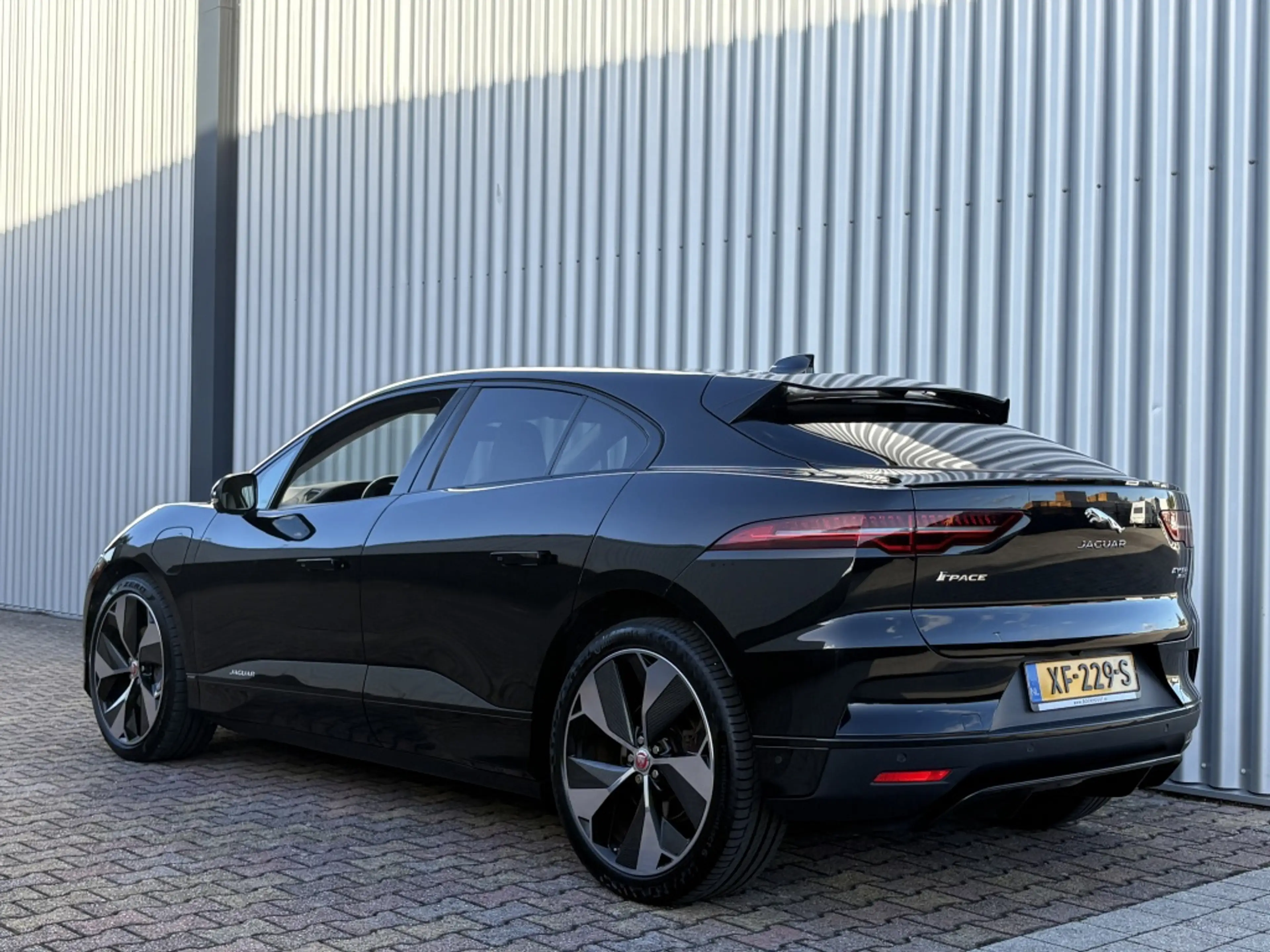 Jaguar I-Pace EV400 First Edition — photo 7