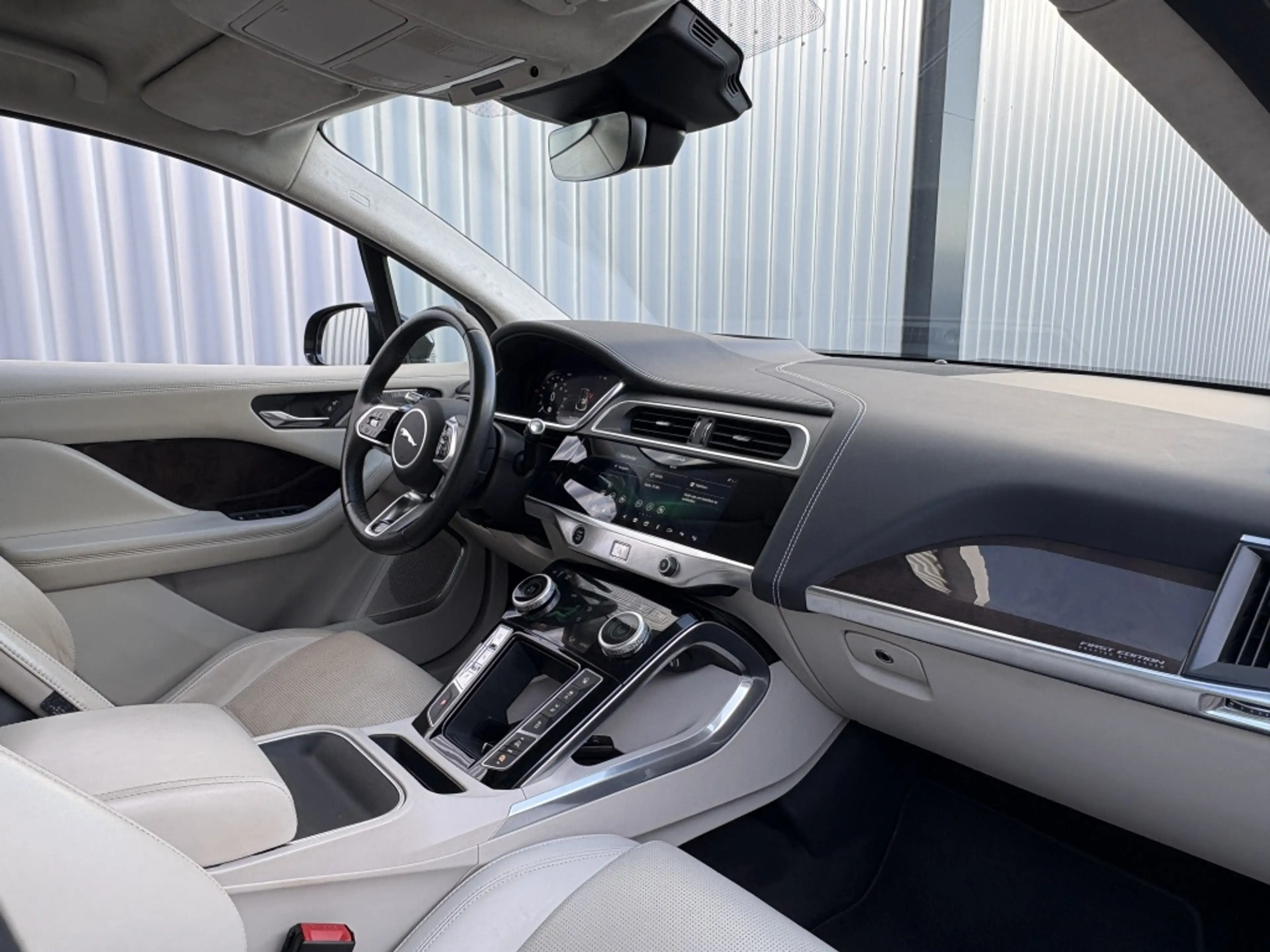 Jaguar I-Pace EV400 First Edition — photo 14