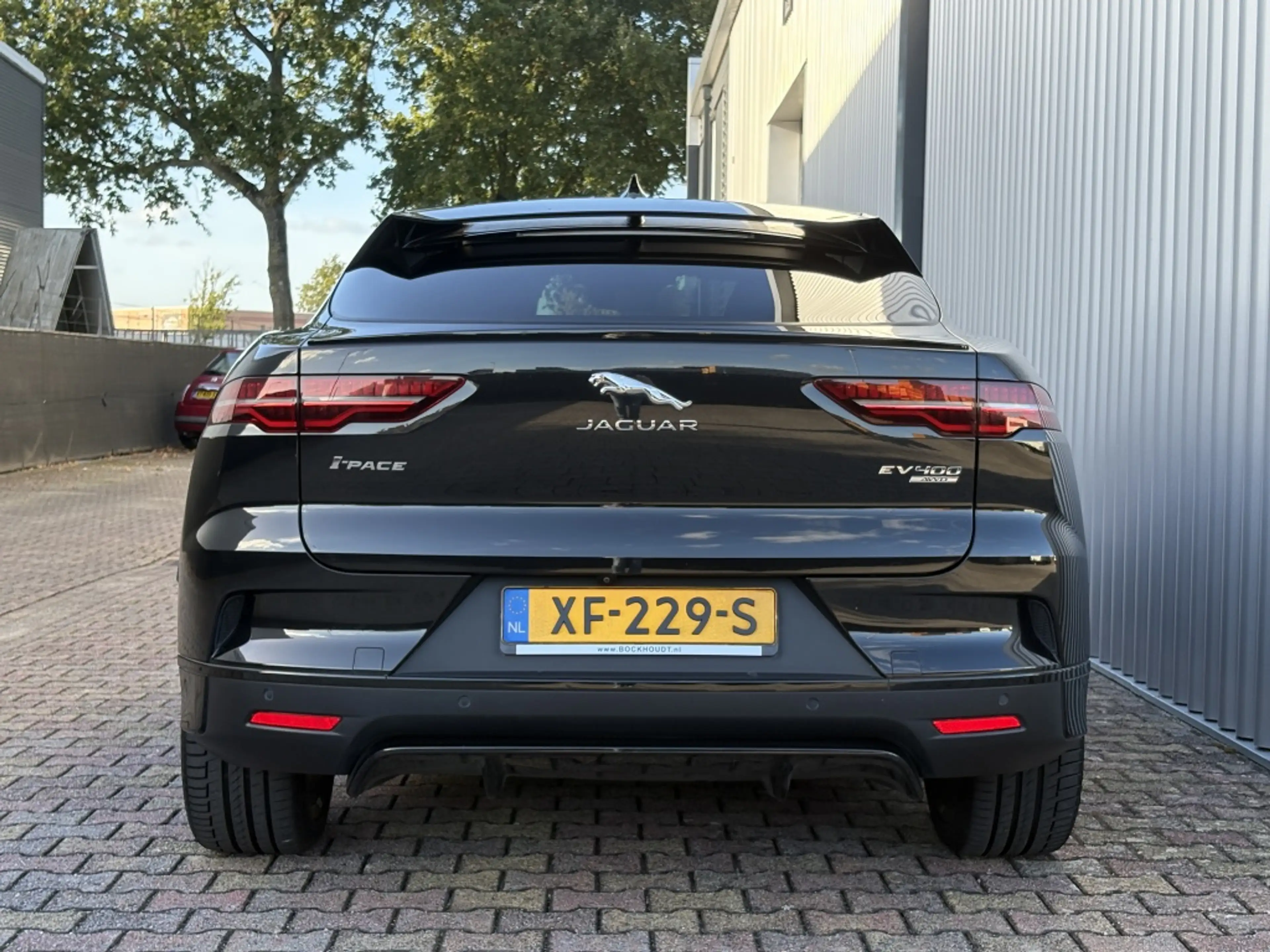 Jaguar I-Pace EV400 First Edition — photo 8