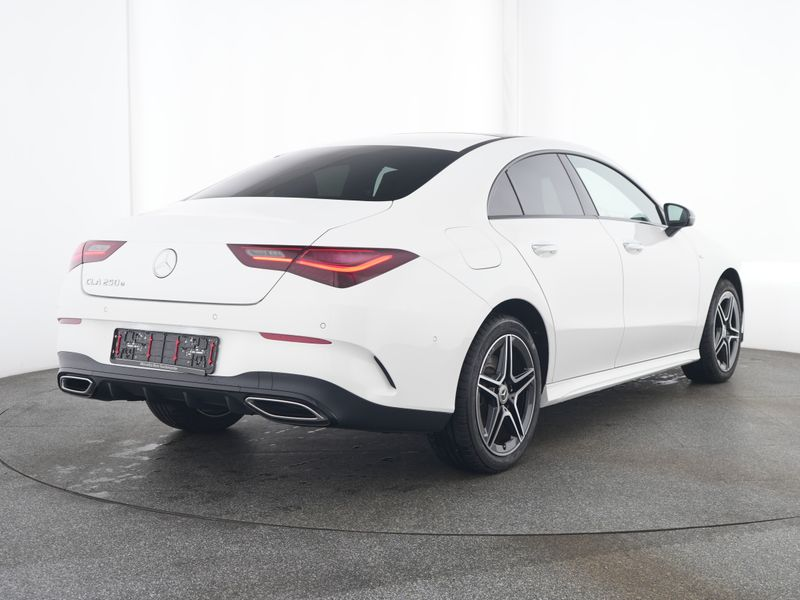 Mercedes-Benz CLA 250 e AMG-Sport/Pano/Night/Totw/Keyl/Cam/18 — photo 3