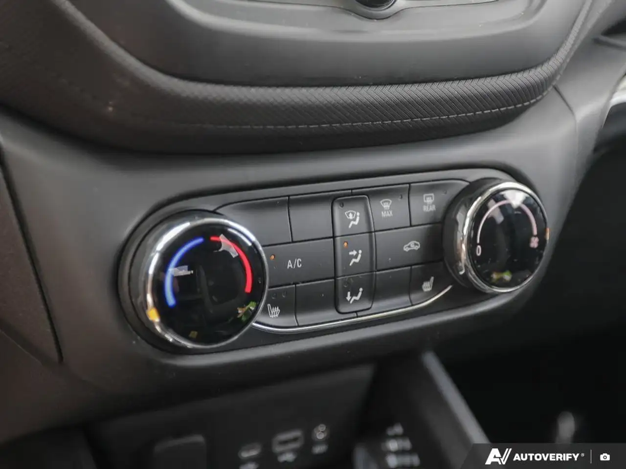 Chevrolet Trailblazer photo Chevrolet Trailblazer