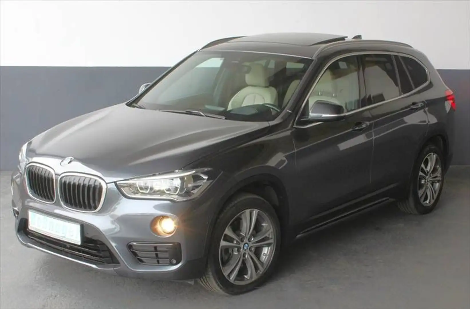 BMW X1 xDrive 25 d Sport Line Business Leder AHK Gris - 1
