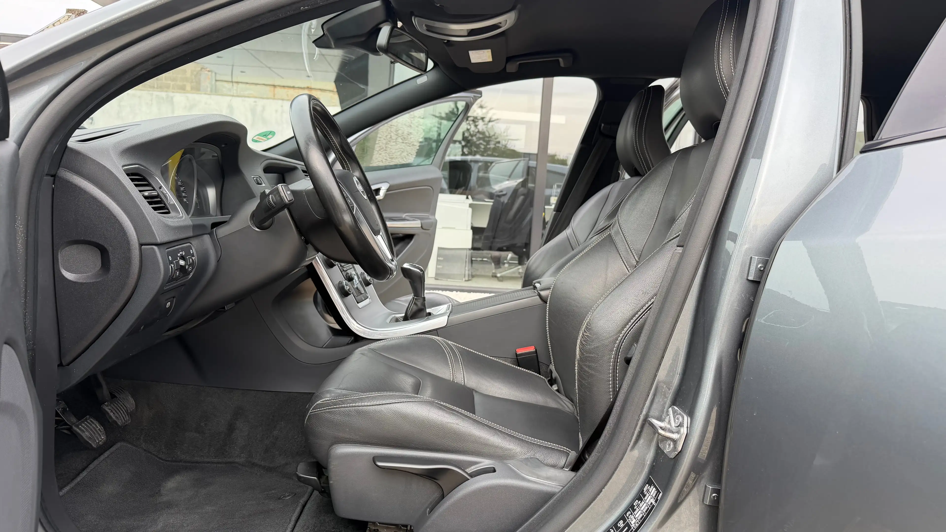 Volvo V60 V60 2.0 D2 Dynamic Edition — photo 9