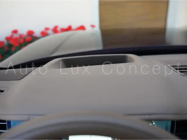 Land Rover Range Rover view 14