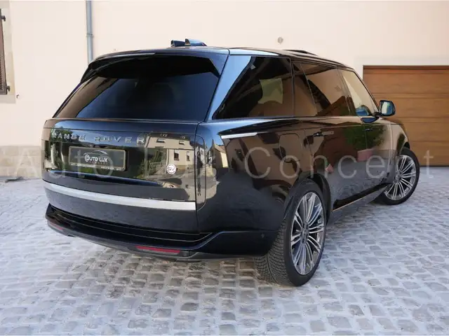 Land Rover Range Rover view 3