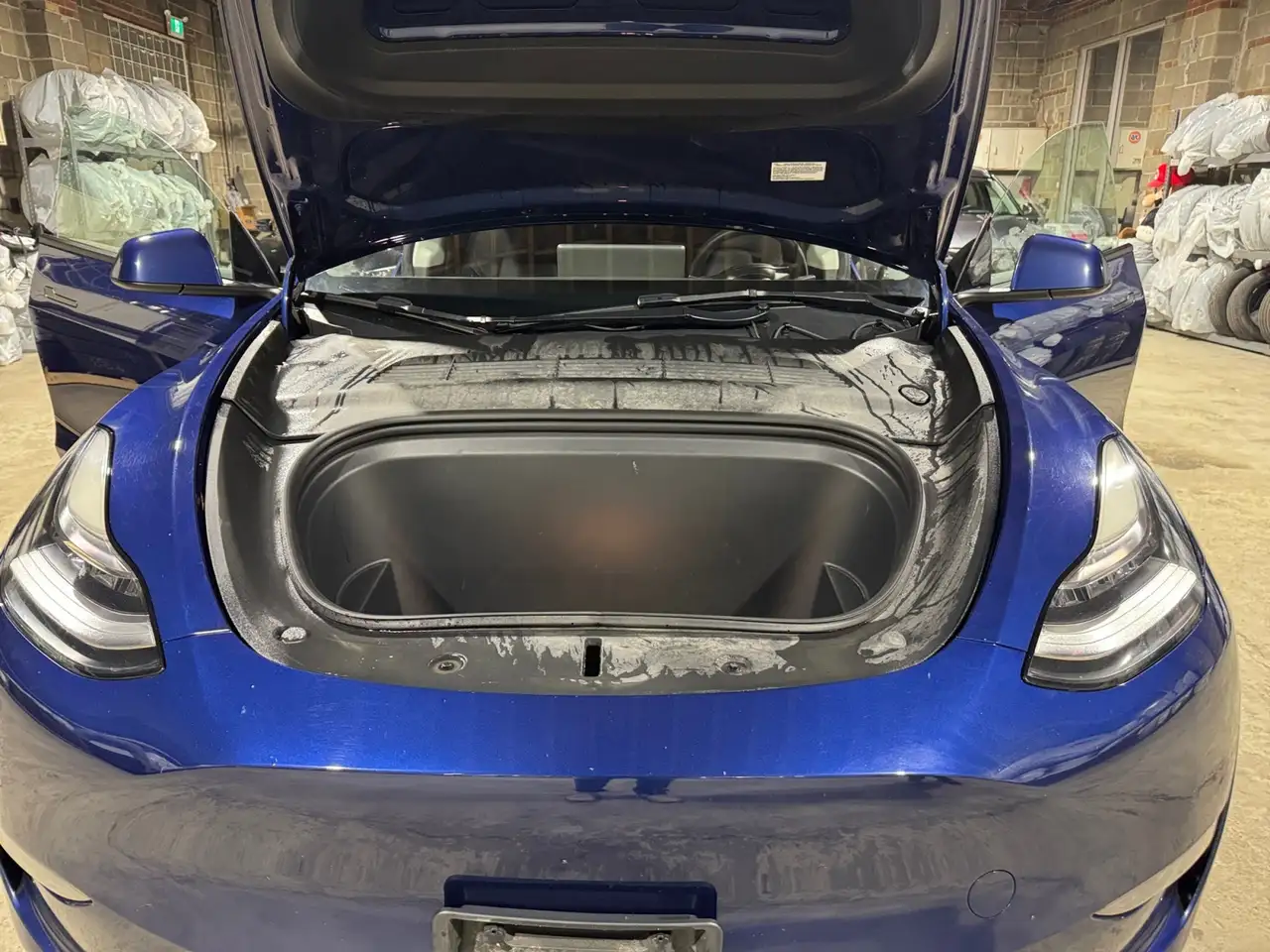 Tesla Model Y снимка Tesla Model Y