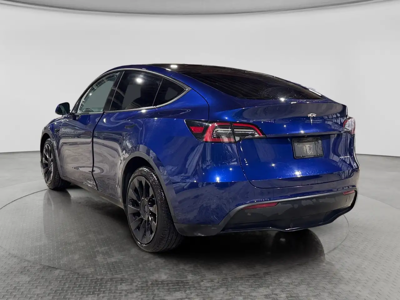 Tesla Model Y снимка Tesla Model Y