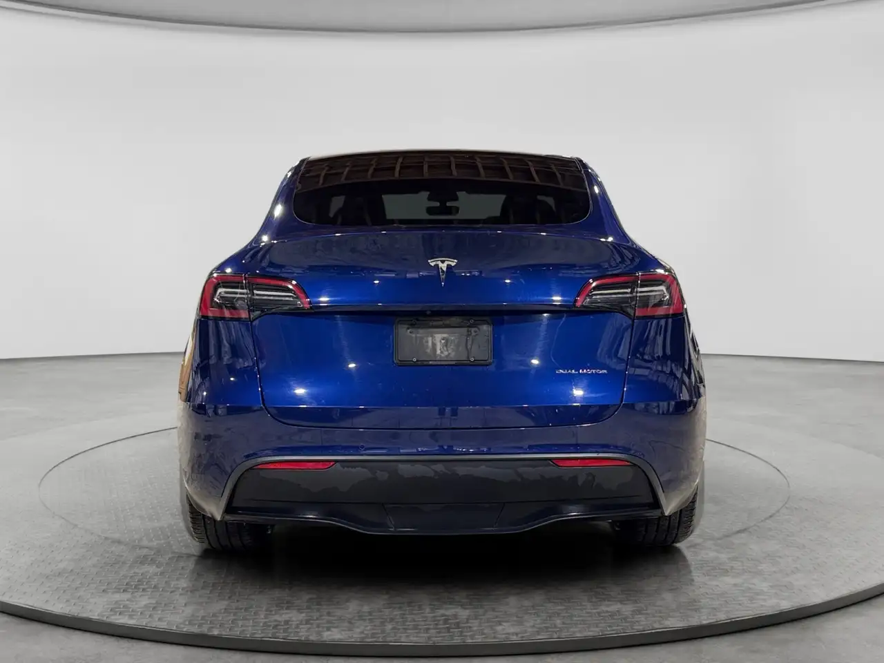 Tesla Model Y снимка Tesla Model Y