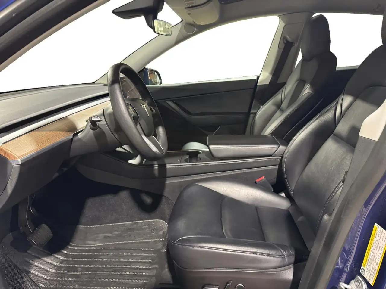 Tesla Model Y снимка Tesla Model Y