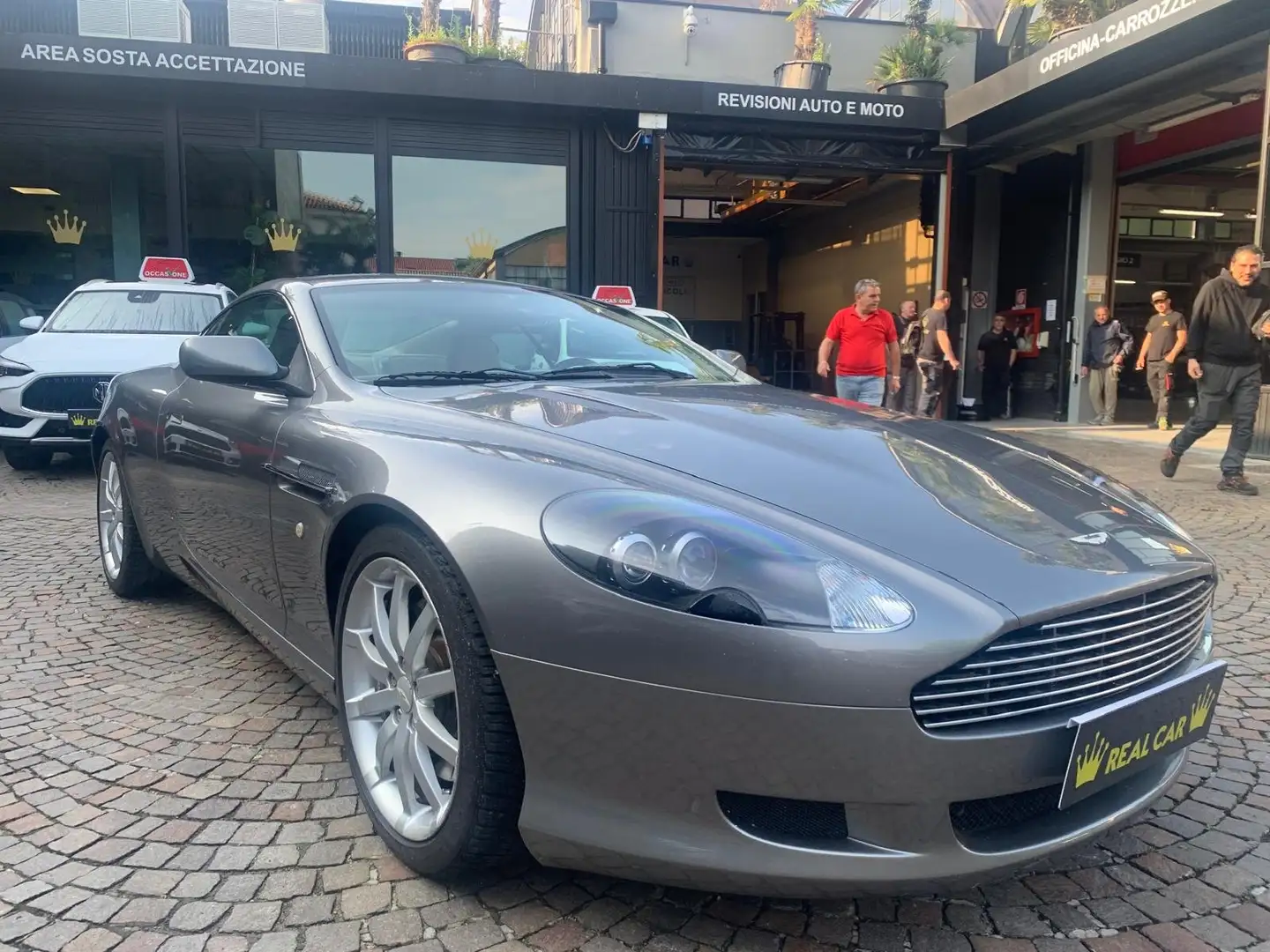 Aston Martin DB9 DB9 coupe 6.0 touchtronic 2 Šedá - 1