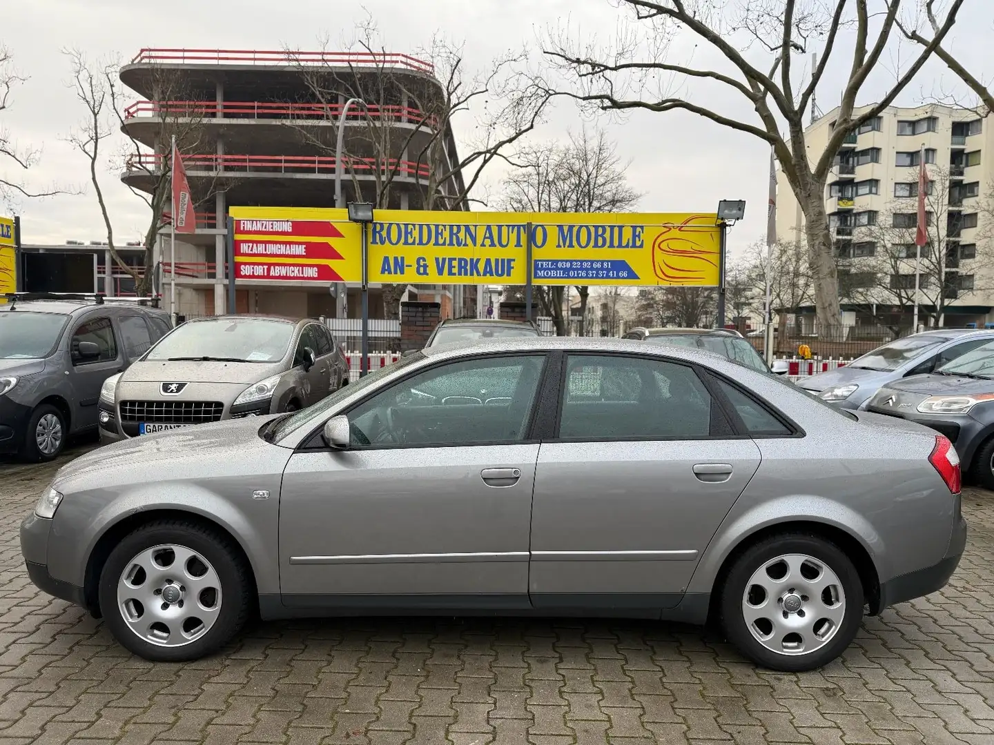 Audi A4 1.8 T*SCHECKHEFT*KLIMA Silber - 2