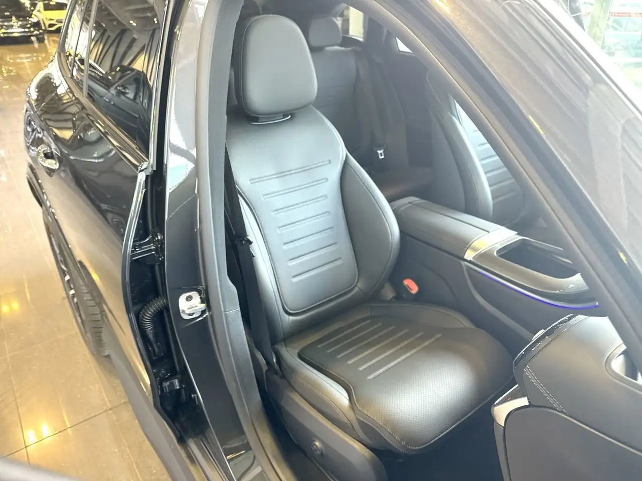 Mercedes-Benz GLC снимка Mercedes-Benz GLC