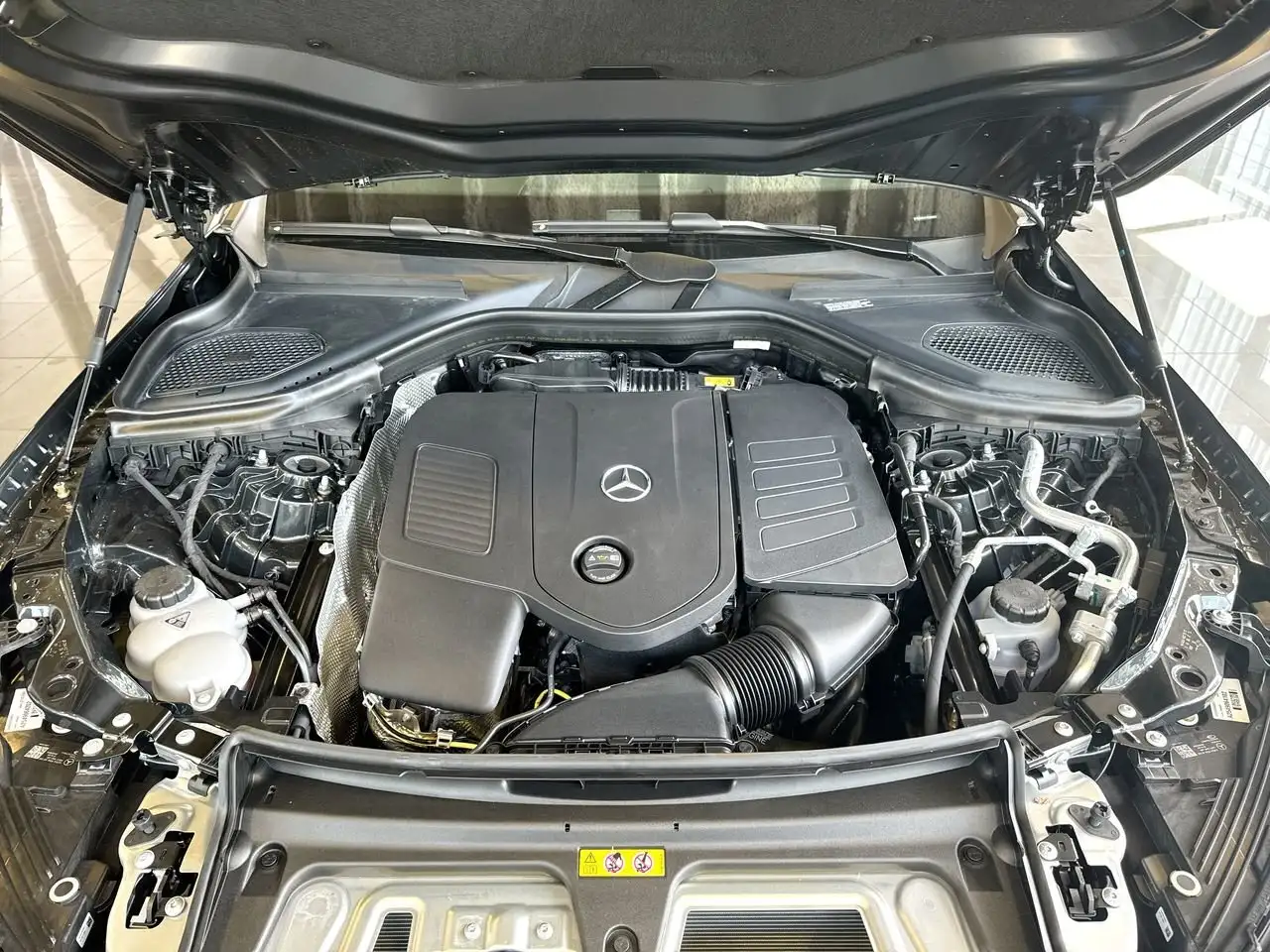 Mercedes-Benz GLC снимка Mercedes-Benz GLC