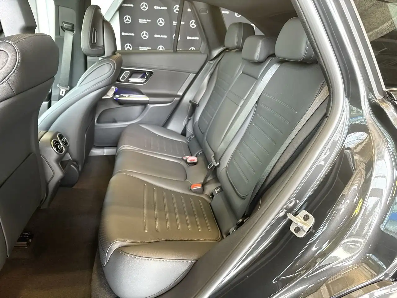 Mercedes-Benz GLC снимка Mercedes-Benz GLC
