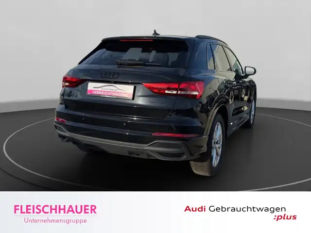 Audi Q3 view 7