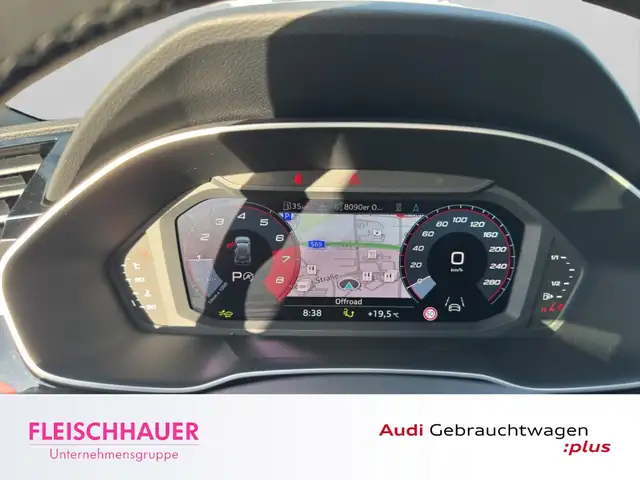 Audi Q3 view 12
