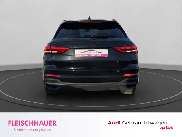 Audi Q3 view 6