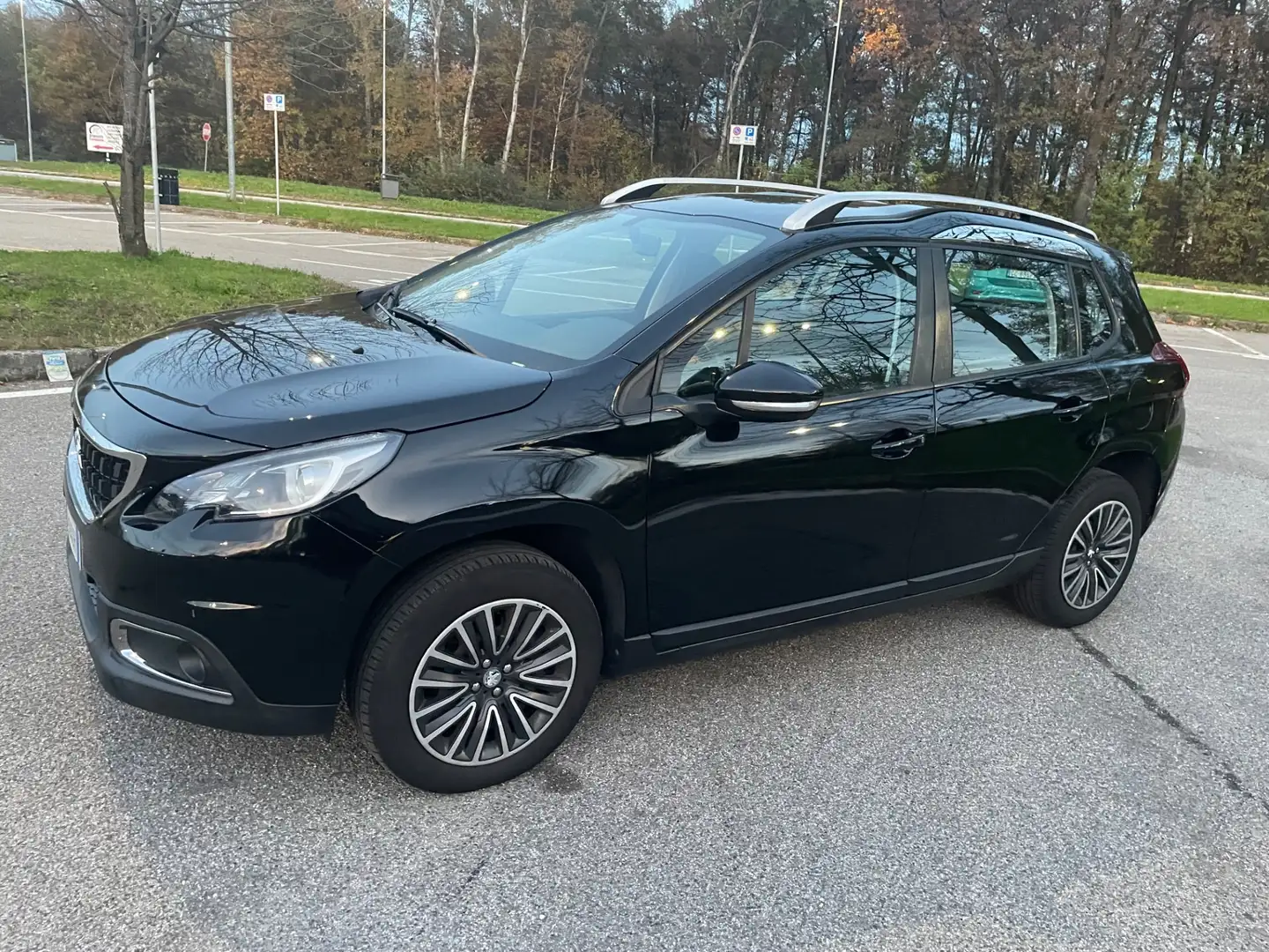 Peugeot 2008 PureTech 82 Allure*Neopatentati*Solo 61000km* Noir - 2