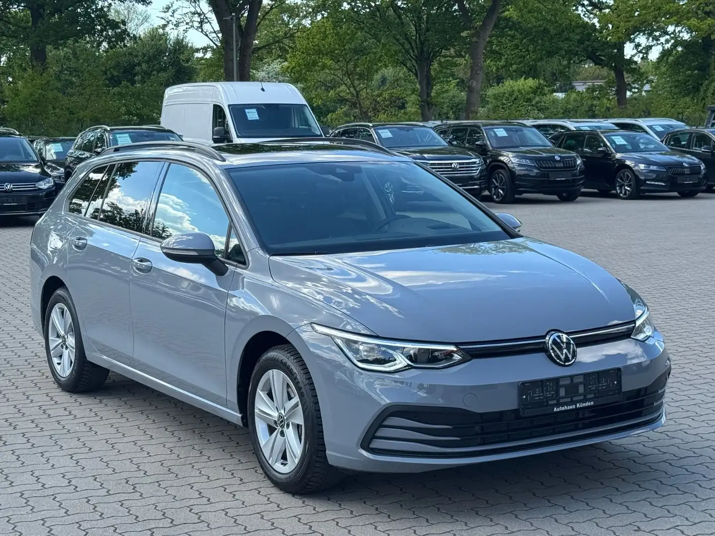 Volkswagen Golf VIII Variant Life °Pano°StdHz°HUP°IQ°ACC° Gris - 1