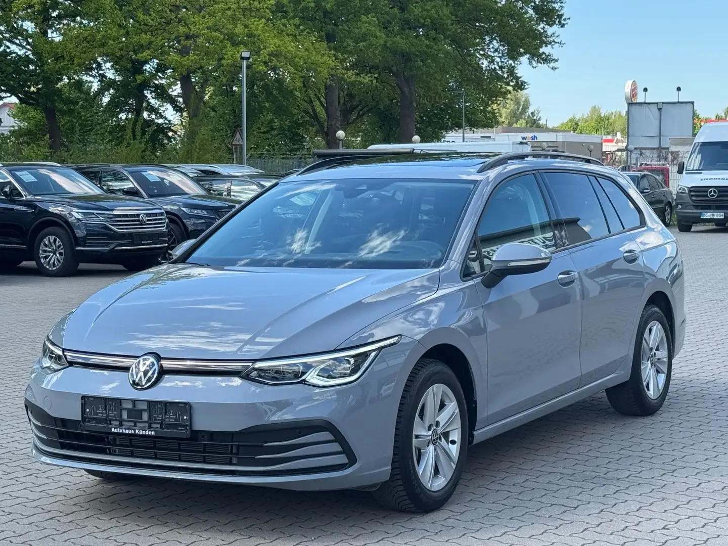 Volkswagen Golf VIII Variant Life °Pano°StdHz°HUP°IQ°ACC° Gris - 2