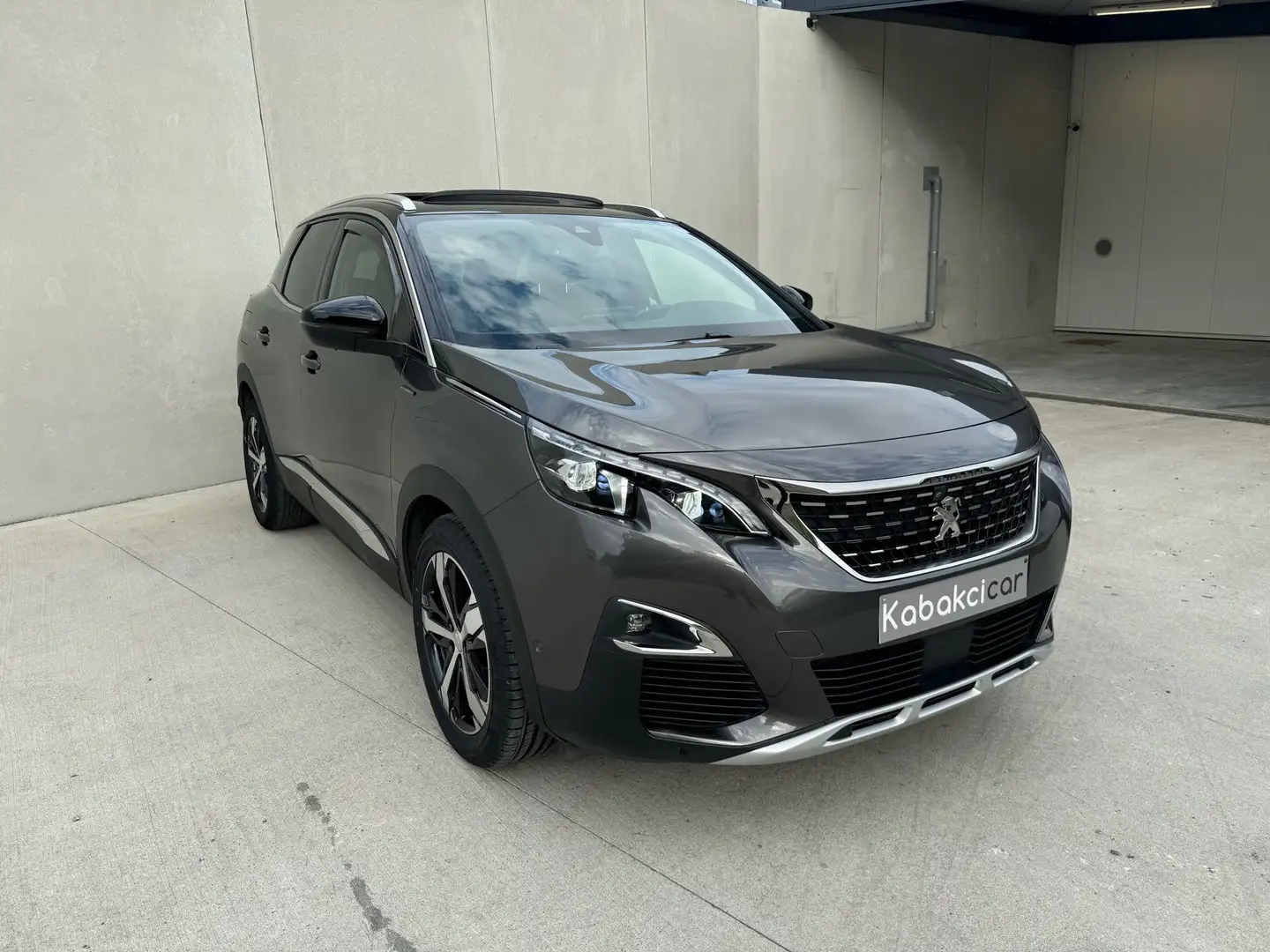 Peugeot 3008 1.2 GT Line / CAMERA/TOIT PANO / GARANTIE!!! Grau - 1