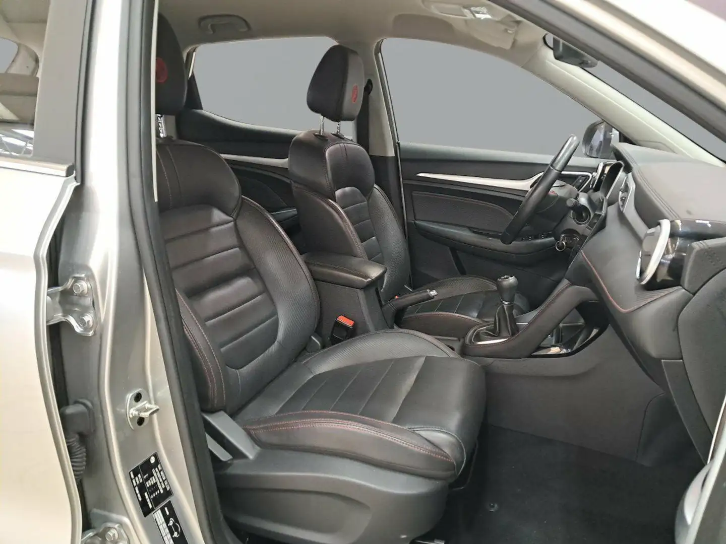 MG ZS 1.5 Luxury Grijs - 2