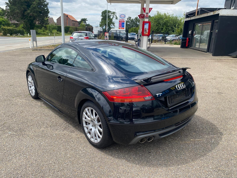 Audi TT Coupé 2.0 TDi Quattro S line DPF — photo 6