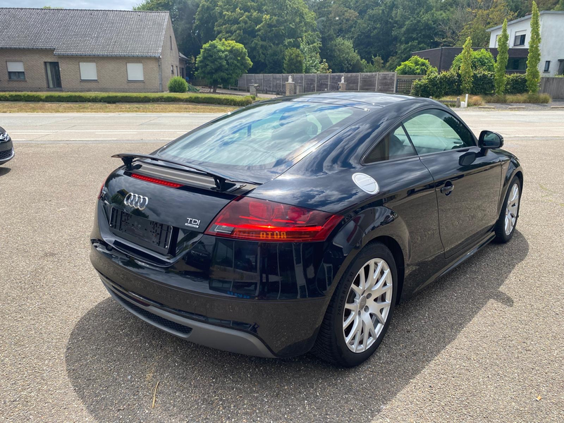 Audi TT Coupé 2.0 TDi Quattro S line DPF — photo 4