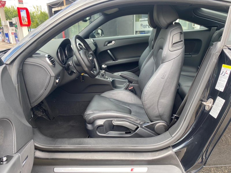 Audi TT Coupé 2.0 TDi Quattro S line DPF — photo 10