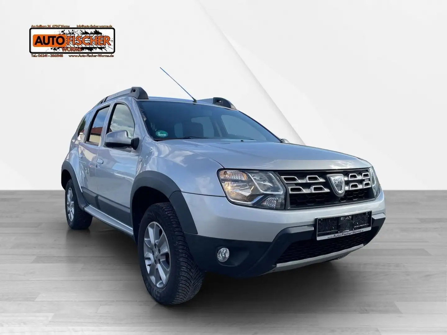 Dacia Duster Laureate  AHK  "Gastank und Hu neu" Plateado - 1