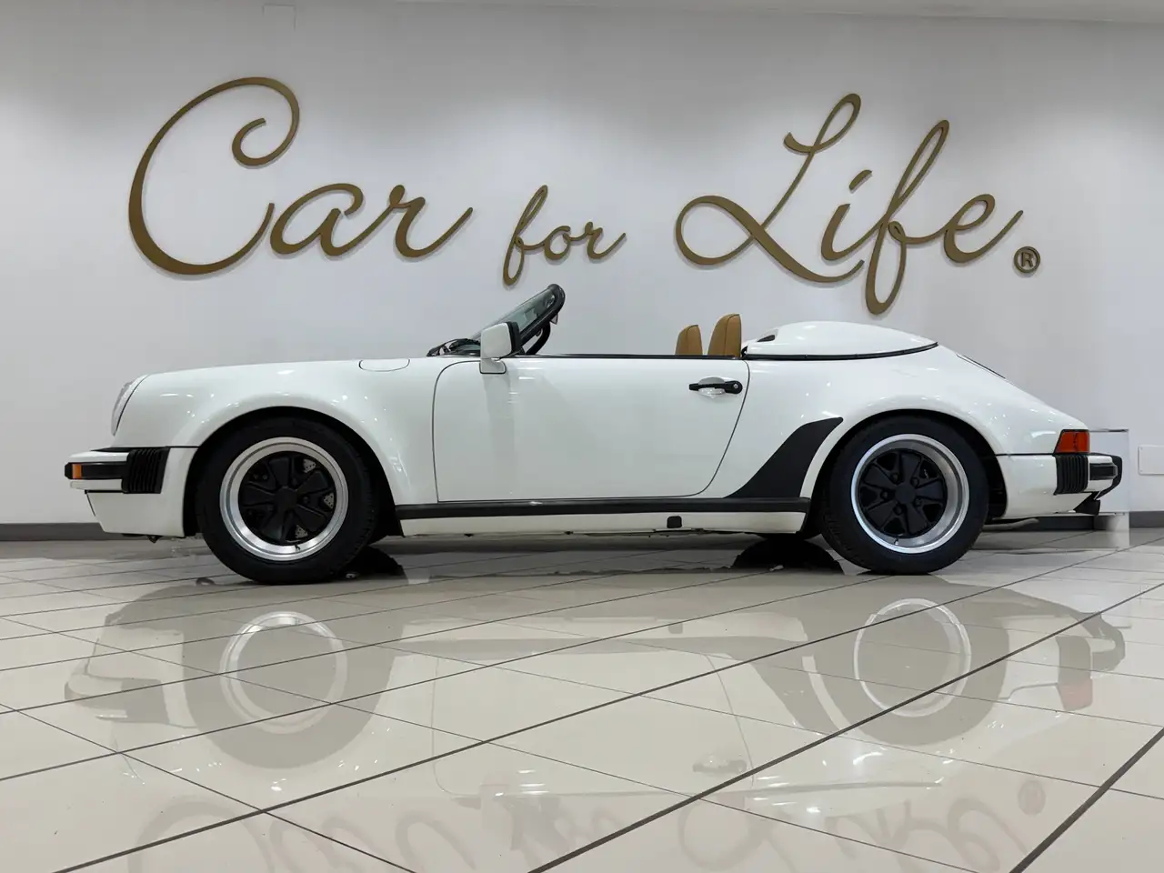 1989 Porsche 911 Speedster 3.2 Turbo Look, photograph 4