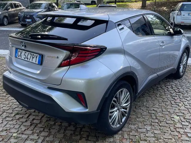 Toyota C-HR view 5