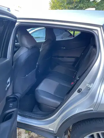 Toyota C-HR view 10