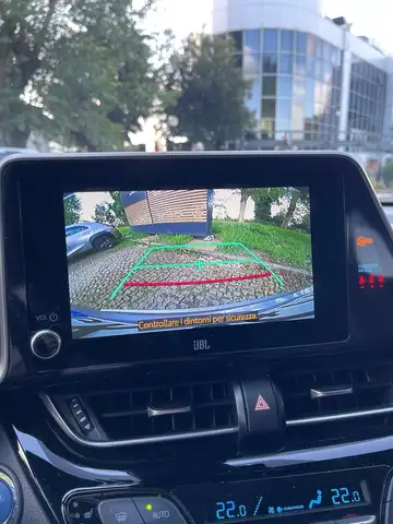 Toyota C-HR view 12
