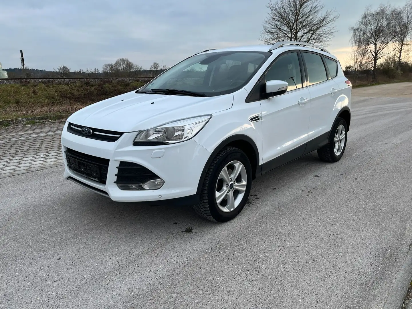 Ford Kuga Sync Edition Blanc - 2