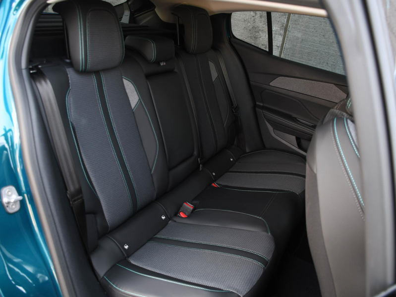 Peugeot 408 Allure Advantage 1.6 HYbrid 225pk Automaat DODE HO — photo 11