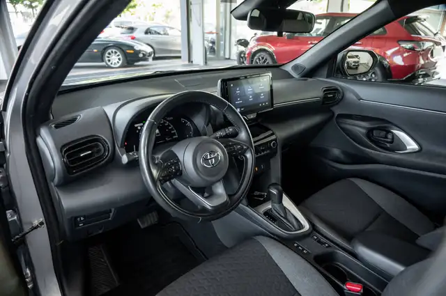 Toyota Yaris Cross view 8