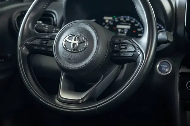 Toyota Yaris Cross view 12