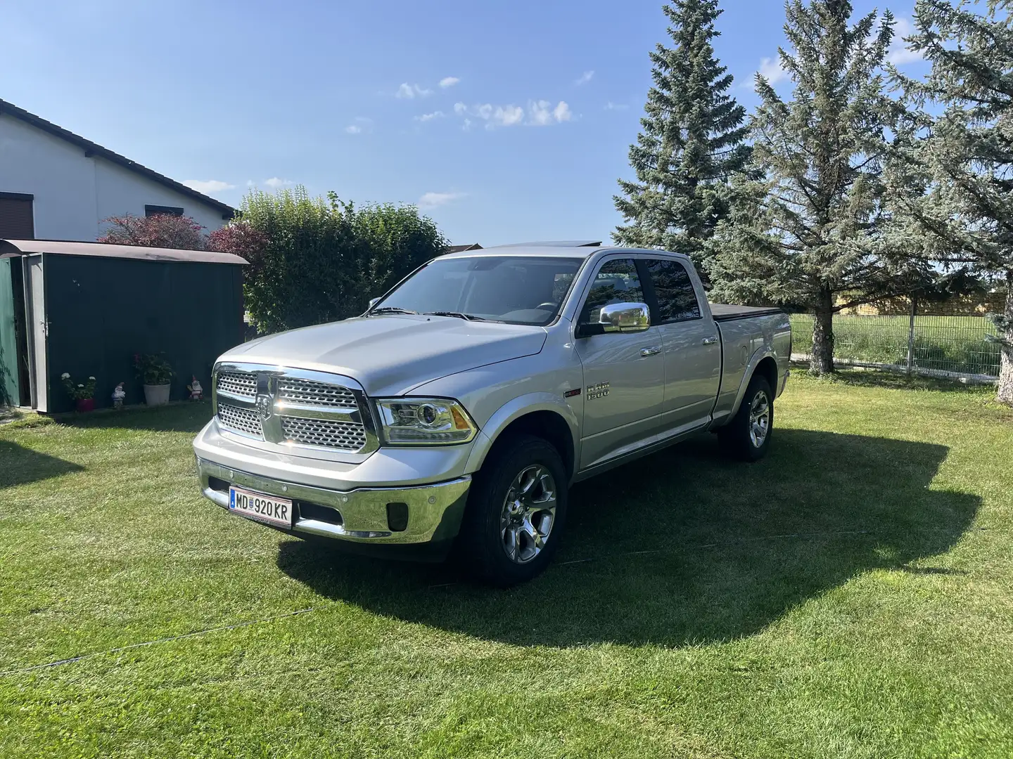 Dodge RAM Laramie Silber - 1